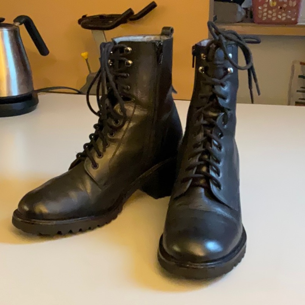 EUC Seychelles Waterproof Black Leather Women's Boots